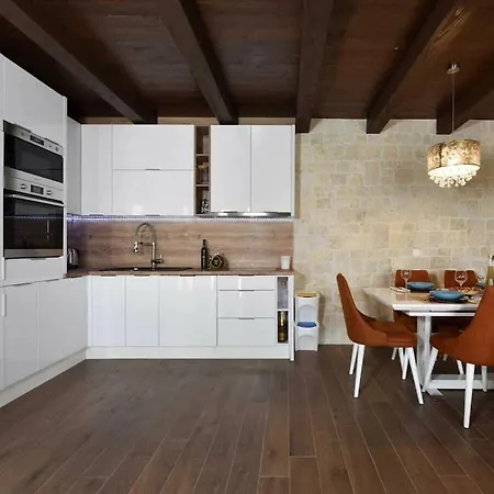 Jurenda Comfortable Sukošan