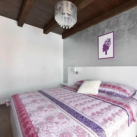 Jurenda Comfortable *