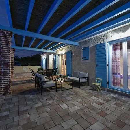 Jurenda Comfortable *