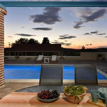 Jurenda Comfortable Villa *